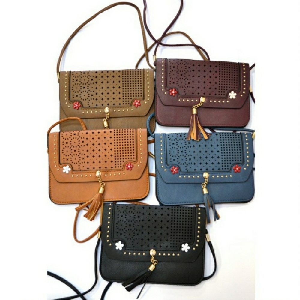 🍁 Vegan leather messenger bag